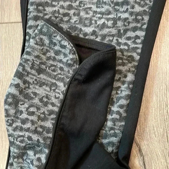 ❤️2/$30❤️[M]Metaphor Women’s Legging Pants  Black Gray Stretch Animal Print - Picture 4 of 6